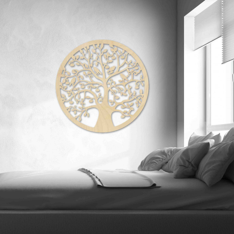 Fából készült festmény egy fáról és madarakról...