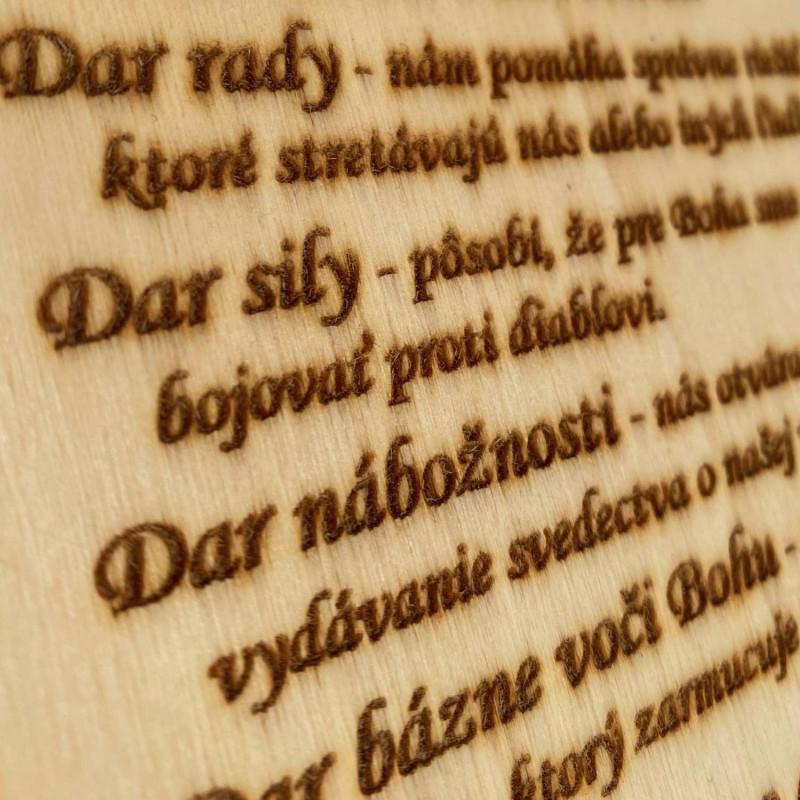 Fából készült asztal - a konfirmáció...