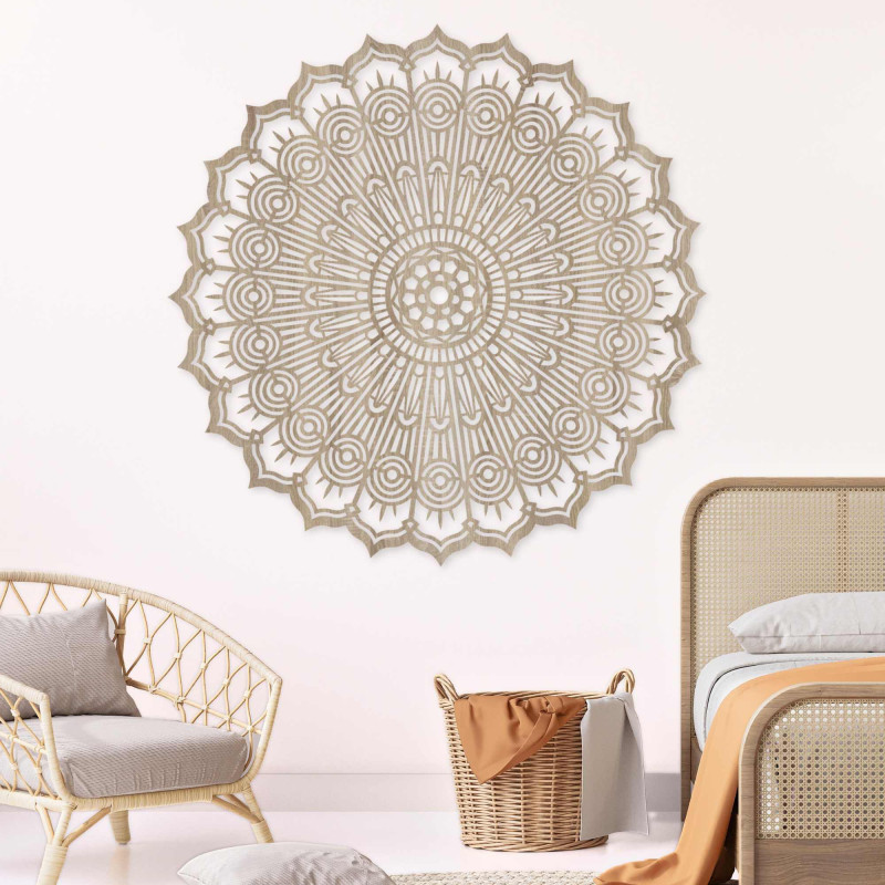 Fából készült mandala a falon