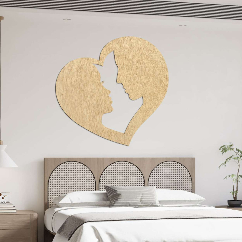 fából készült kép a falon