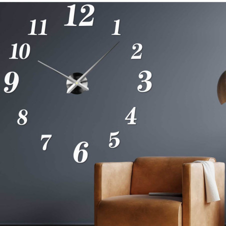 Modern plexi falióra, amely délután 3 órát mutat