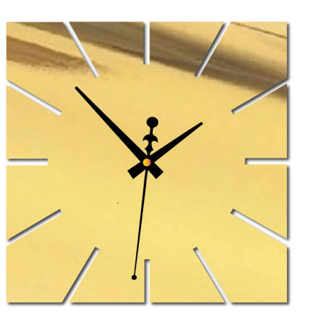 Elegáns plexiüveg óra vékony fehér mutatókkal Elegáns plexiüveg óra vékony fehér mutatókkal