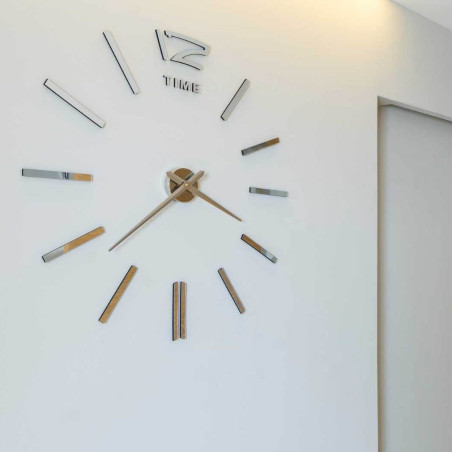 Tükrös öntapadós falióra