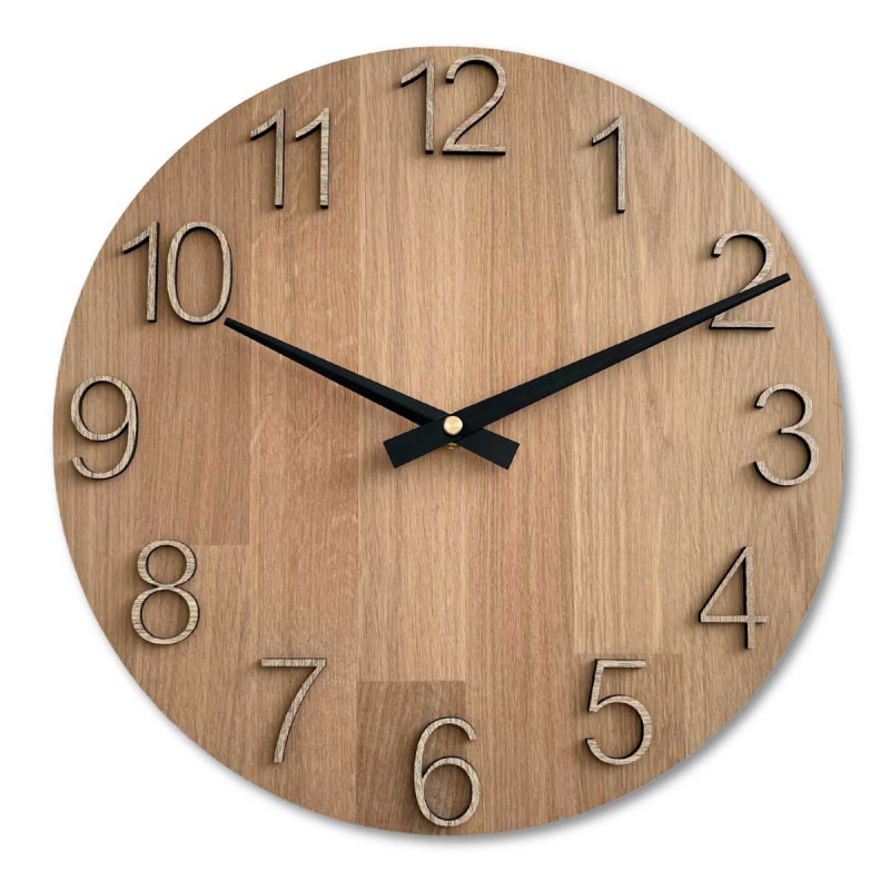 Közeli kép egy fa számlapról, finom kivágással, természetes stílusban.