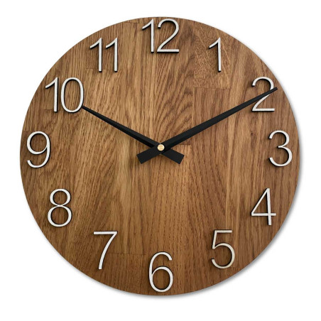 Közeli kép egy fa számlapról, finom kivágással, természetes stílusban.