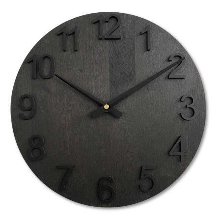 Falióra tiszta fa számlappal és vékony mutatókkal Falióra tiszta fa számlappal és vékony mutatókkal