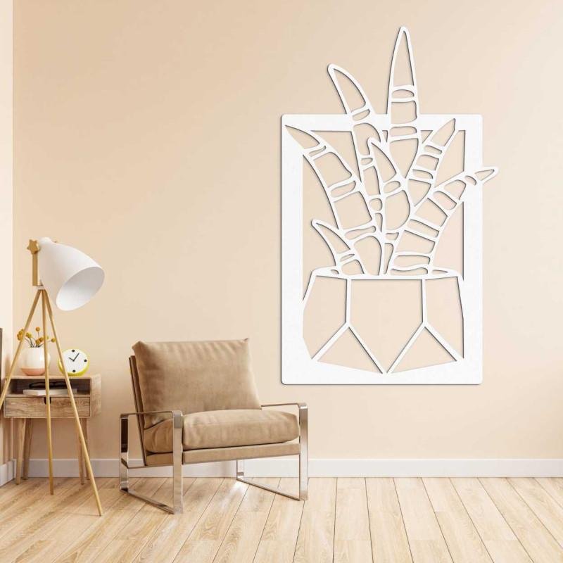 Fából készült falióra sima, kör alakú formával és kontrasztos középponttal.