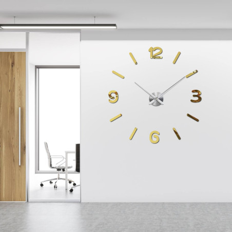 Stílusos plexiüvegből készült óra, csendes és könnyen felszerelhető bármilyen helyiségbe.