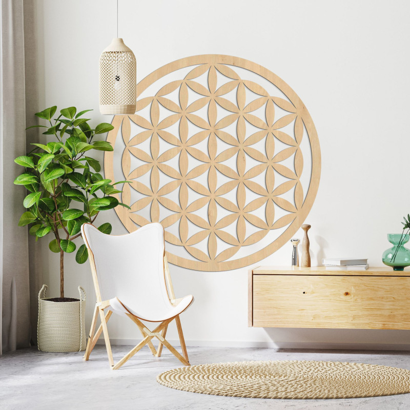 Elegáns, faragott, fából készült mandala a falon