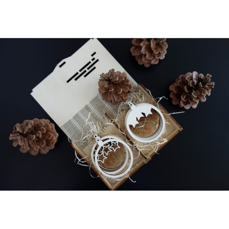 Díszek méretei, karácsonyi díszek, fa kiegészítők, díszek fából és műanyagból