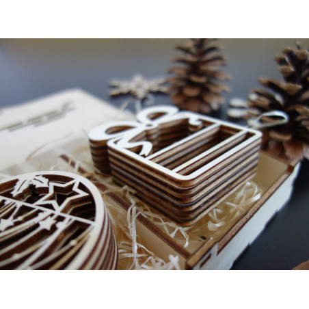 Fa- és műanyag díszek, karácsonyi díszek, fából készült vintage kiegészítők