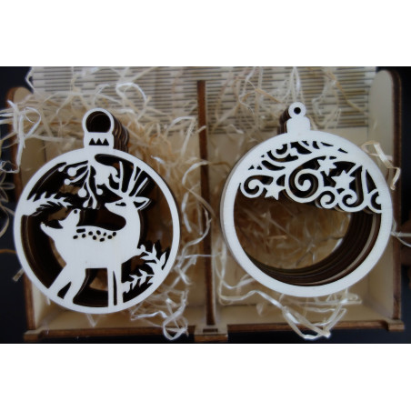 Díszméretek, karácsonyfadíszek, fa kiegészítők, fa és műanyag díszek Díszméretek, karácsonyfadíszek, fa kiegészítők, fa és műanyag díszek