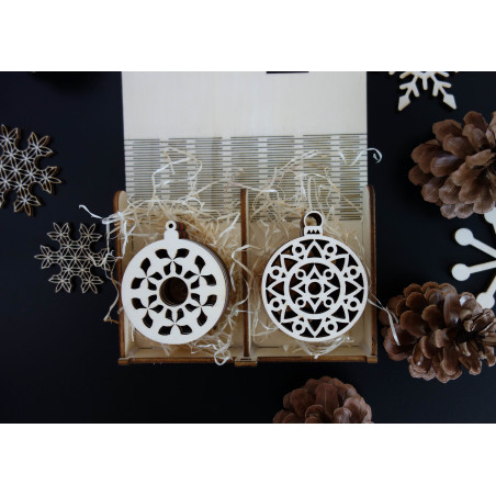 Fa és műanyag díszek, karácsonyfadíszek, fa vintage kiegészítők