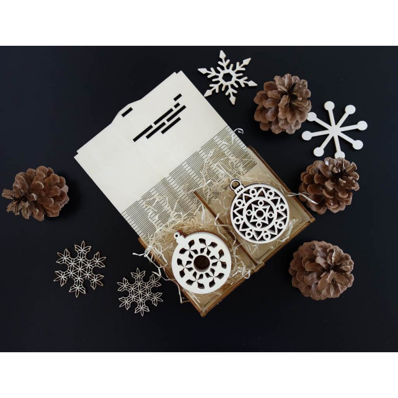 Fa és műanyag díszek, karácsonyfadíszek, fa vintage kiegészítők