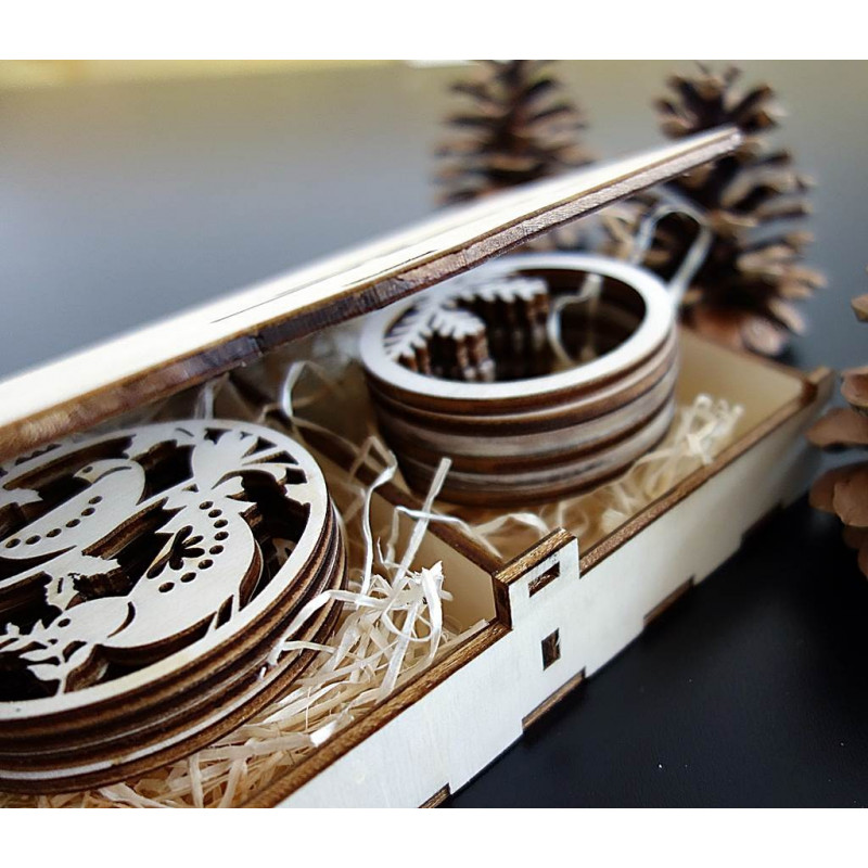 Díszek, karácsonyi díszek, faáruk, fa- vagy műanyag díszek méretei