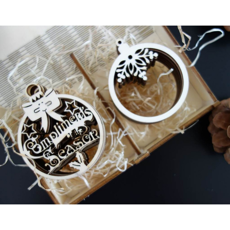 Díszek, karácsonyi díszek, faáruk, fa- vagy műanyag díszek méretei