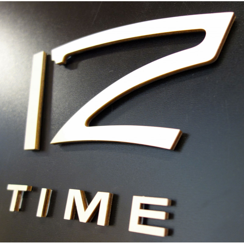 Modern falióra, fából készült falióra, rétegelt lemez