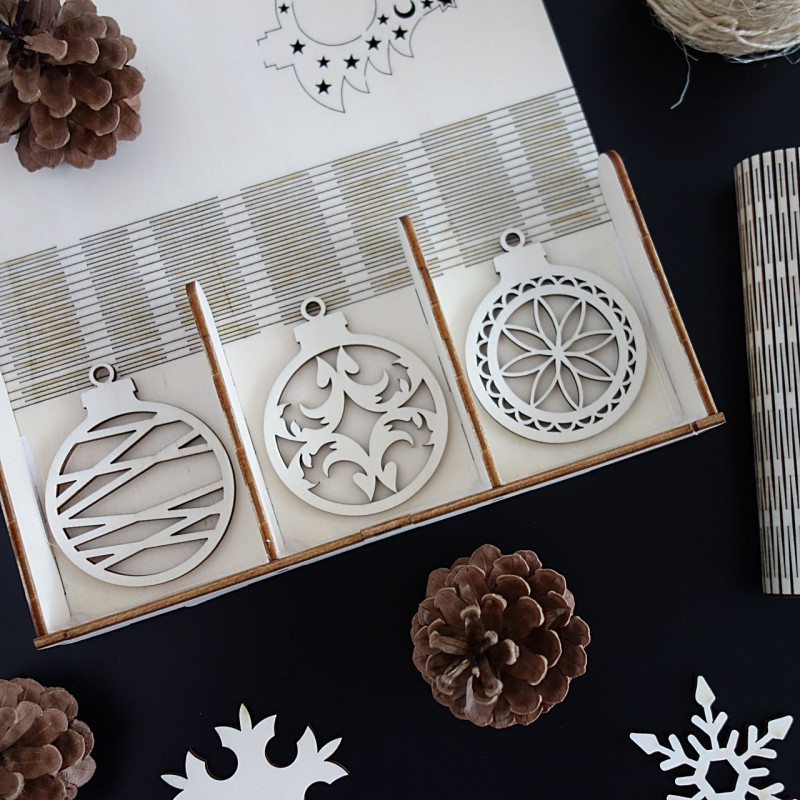 Karácsonyi díszek gyűjteménye, 1 darab 18 darab